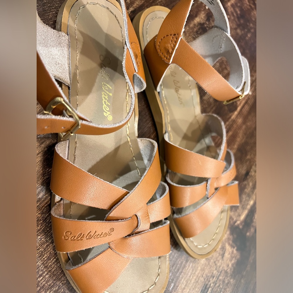 Salt water sandals, women’s size 6